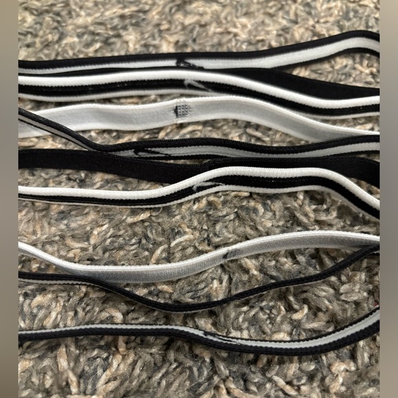 Set of 5 Nike Headbands - Picture 3 of 3